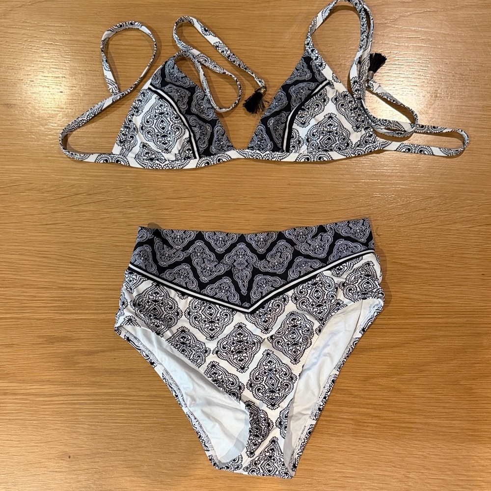 La Blanca Bikini Size 4